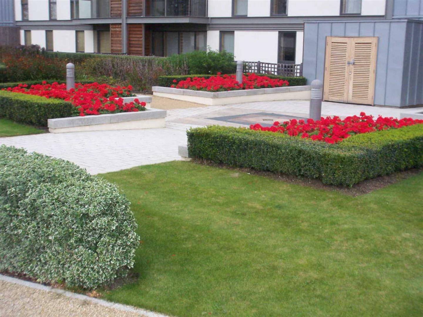 304 South Row, Milton Keynes